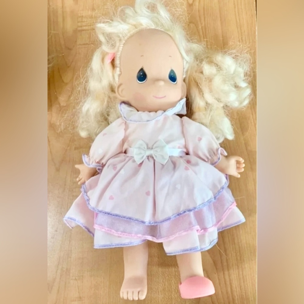 Vintage precious moments vinyl dolls with clothes